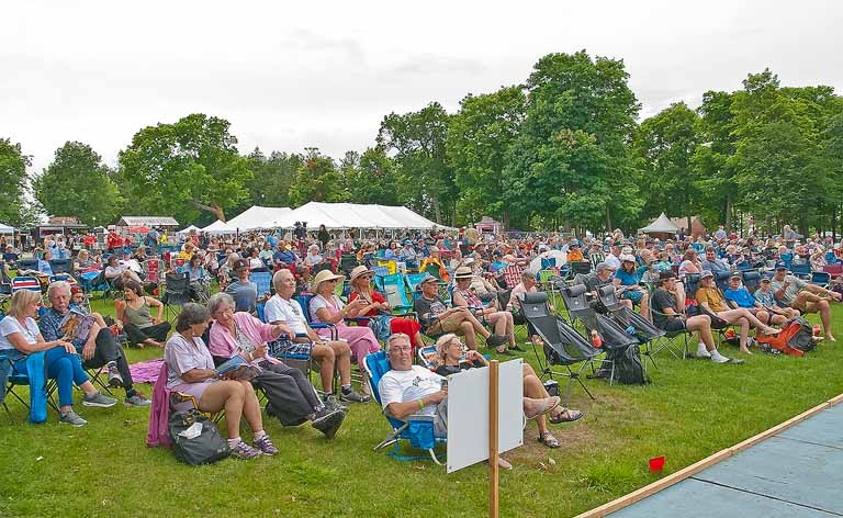 Friday at the Mariposa Folk Festival - about 30 minutes to umbrella time.