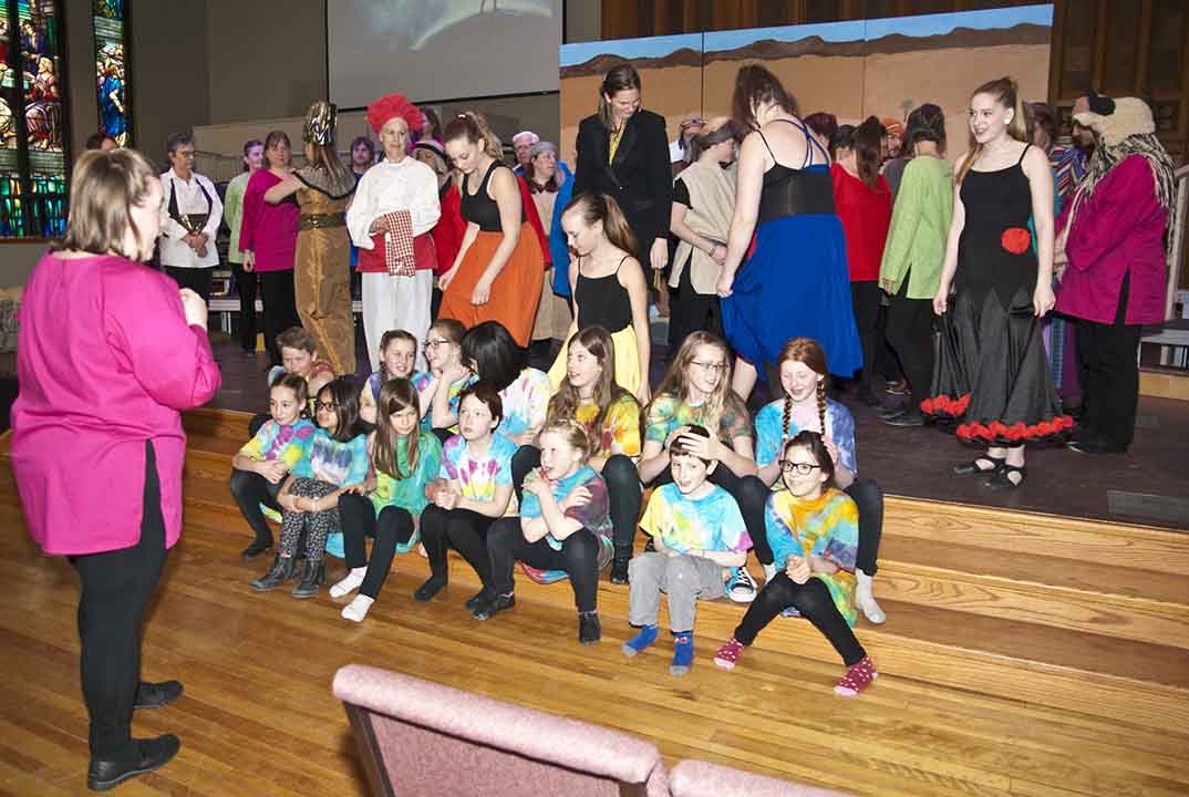 Organizing the group picture